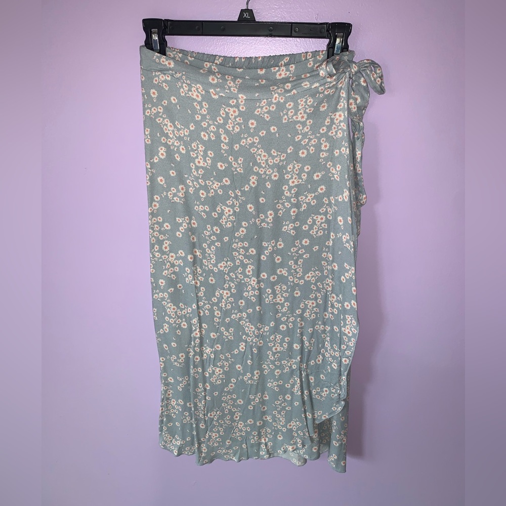 Blue floral midi skirt size small
